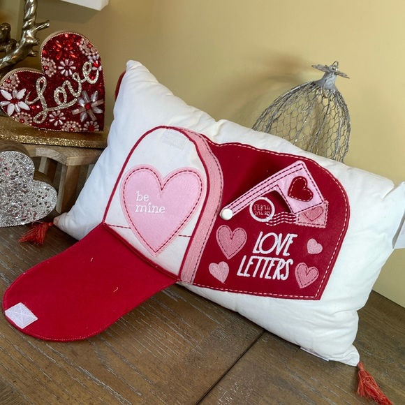 NEW! Shabby Chic Farmhouse Vintage Inspired Valentine Mailbox Accent Pillow - Picture 2 of 11